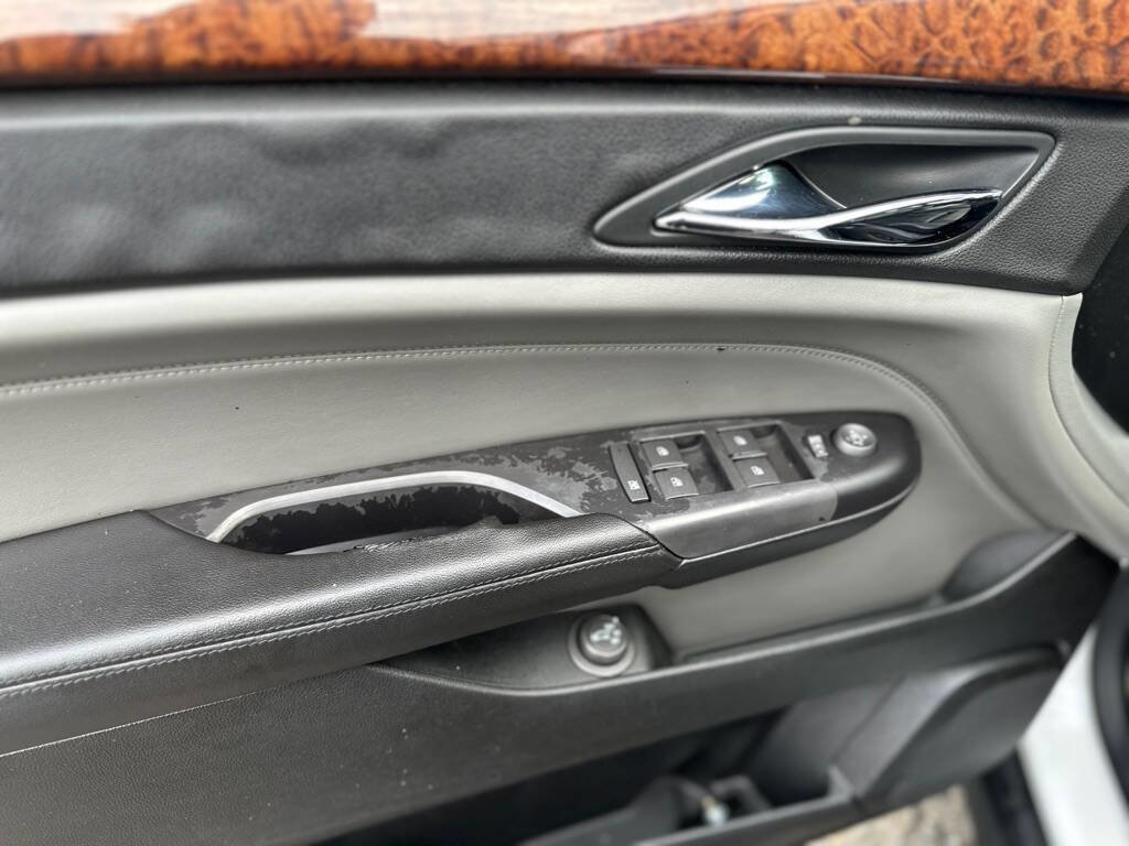 Used 2010 Cadillac SRX Luxury image 12