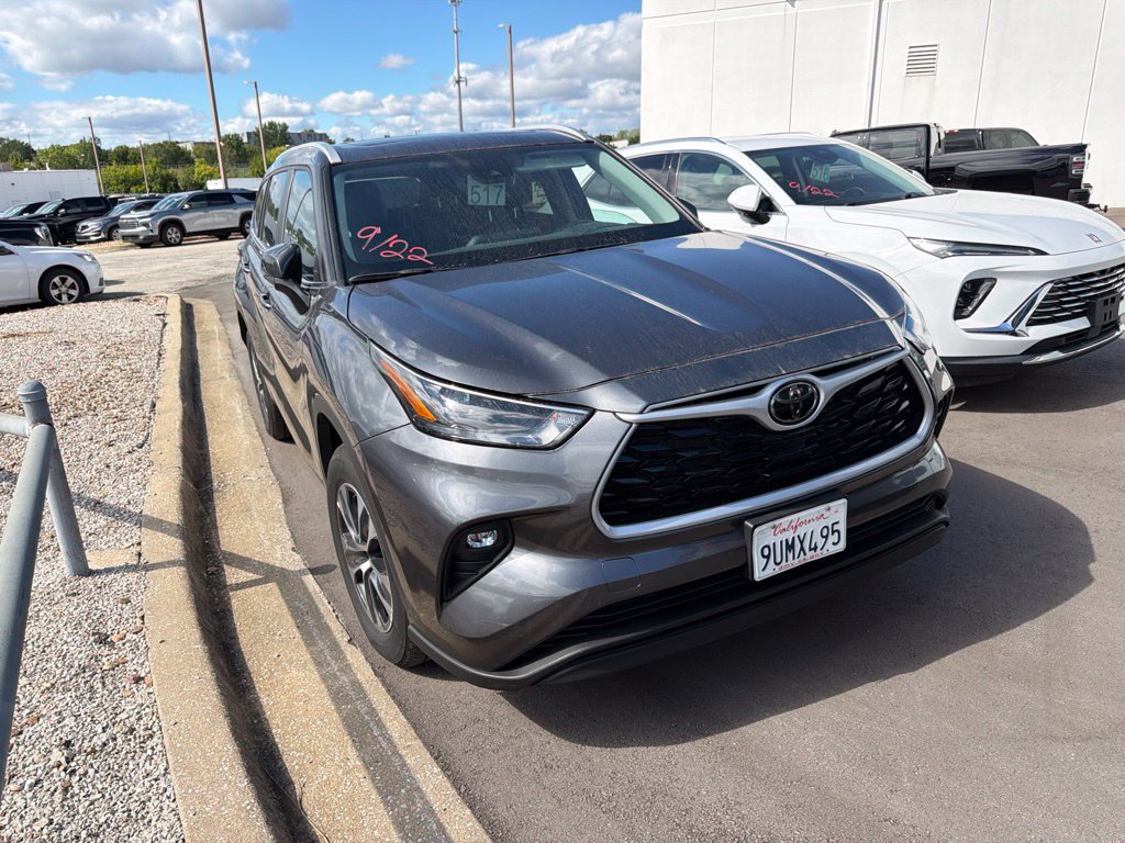 Used 2025 Toyota Highlander XLE