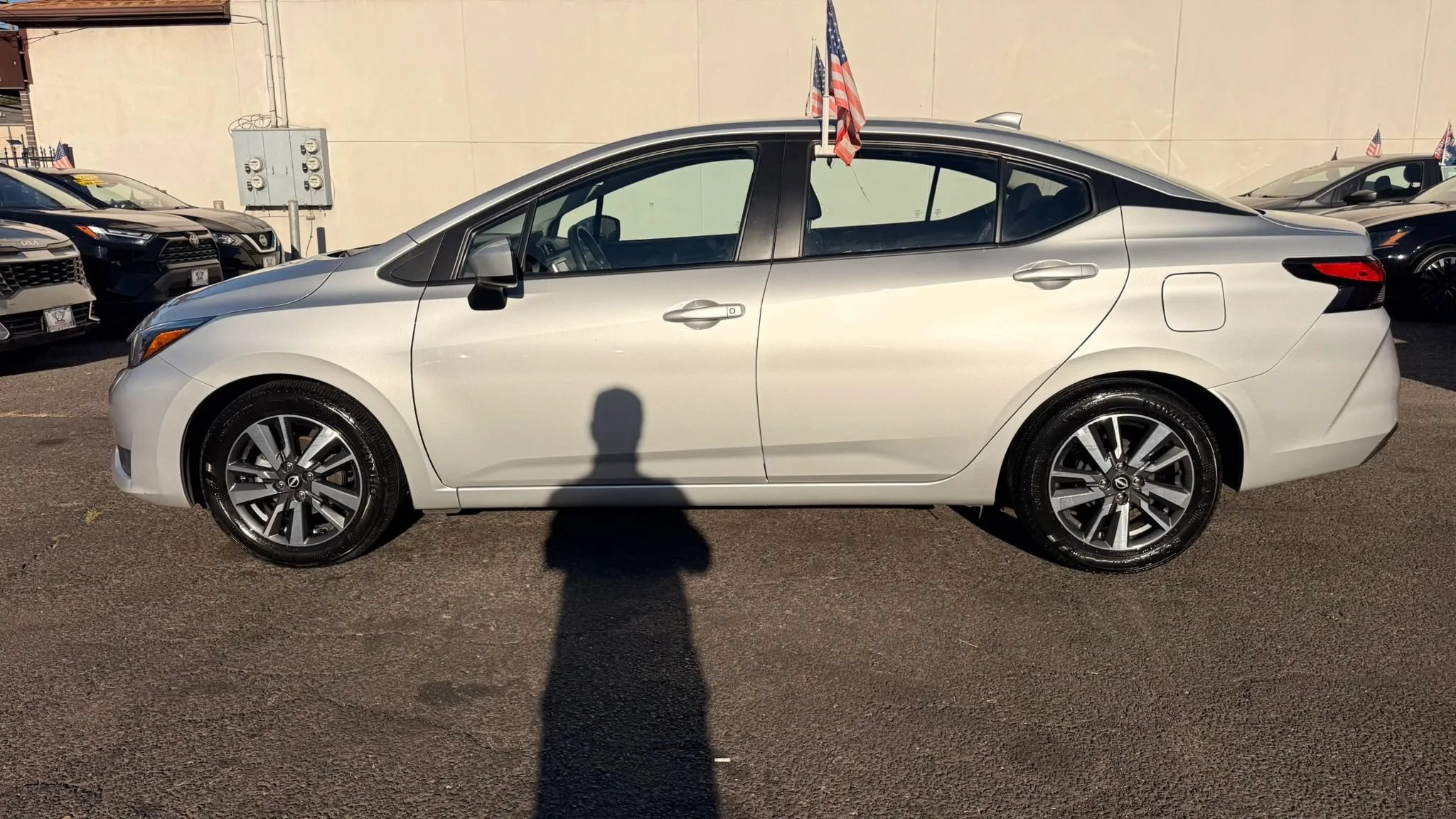 Used 2025 Nissan Versa SV FWD image 10