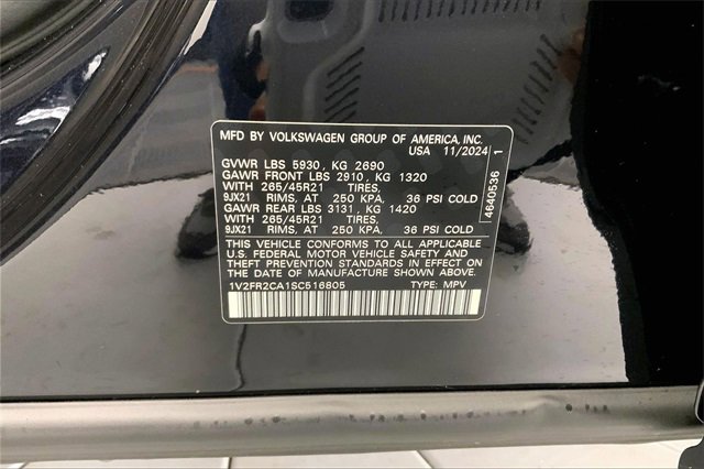 Used 2025 Volkswagen Atlas SEL Premium R-Line image 36