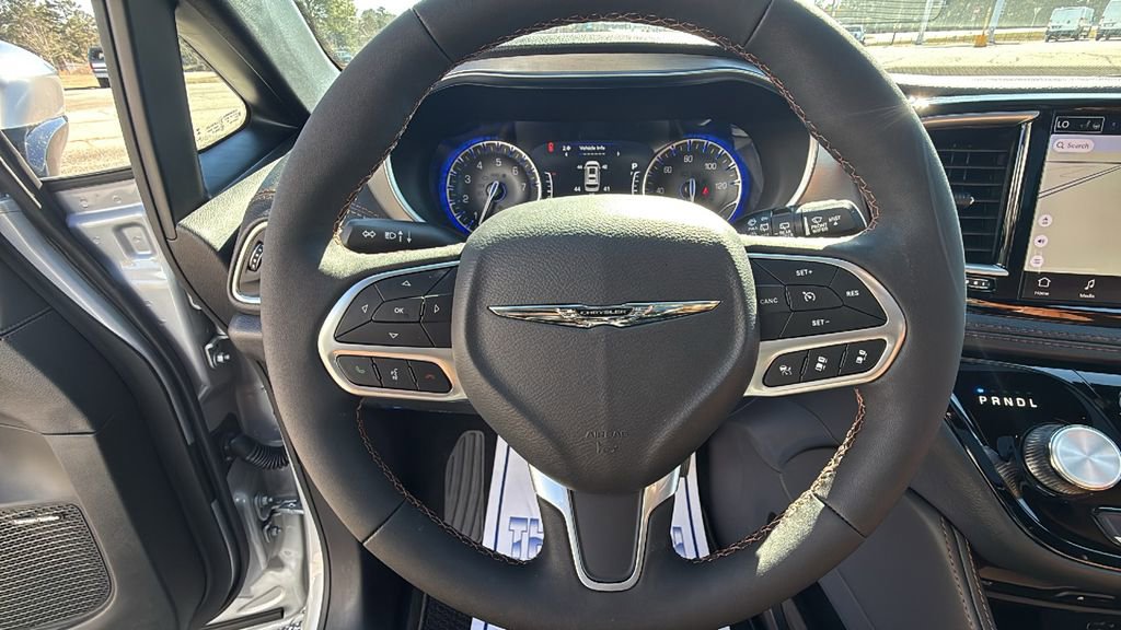 New 2026 Chrysler Pacifica Pinnacle image 22
