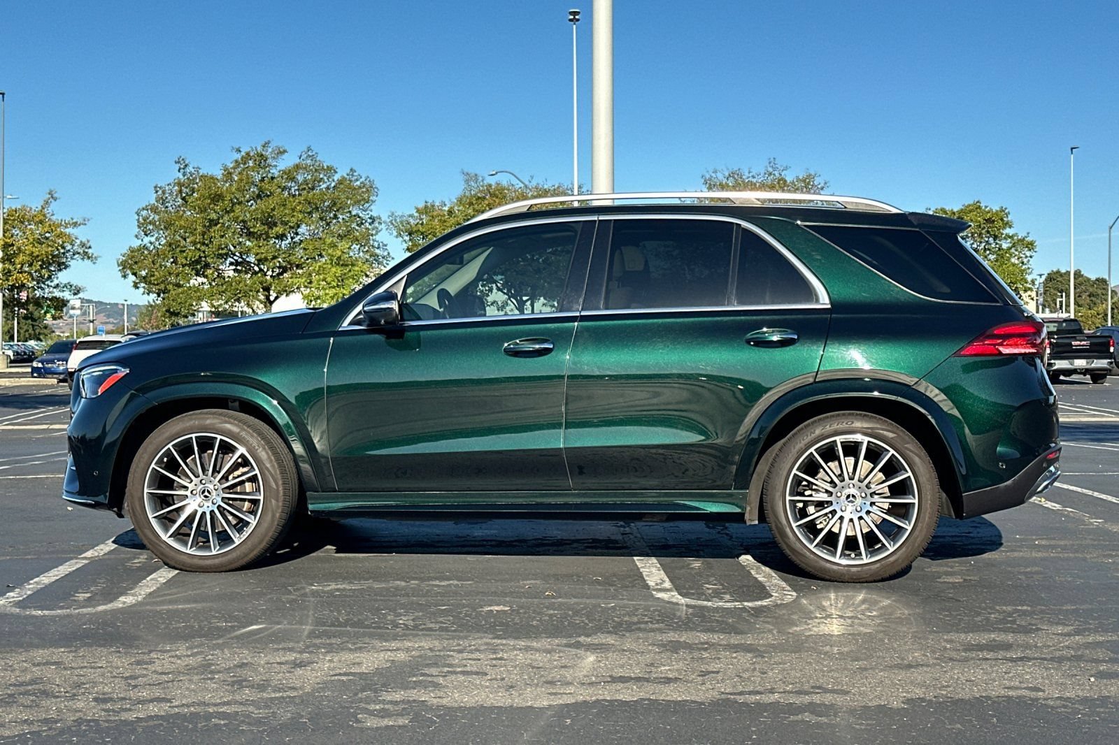 Used 2024 Mercedes-Benz GLE 350 4MATIC image 7