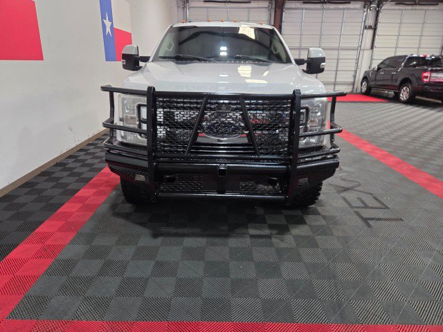 Used 2017 Ford F350 Lariat w/ Lariat Value Package AWD/4WD image 4