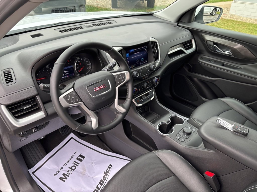 Used 2024 GMC Terrain SLT image 18