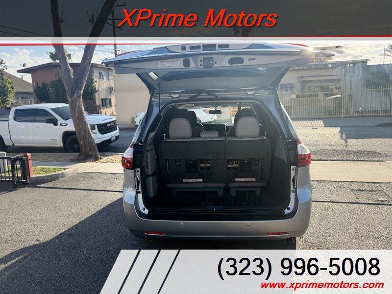Used 2015 Toyota Sienna XLE w/ XLE Navigation Package FWD image 12