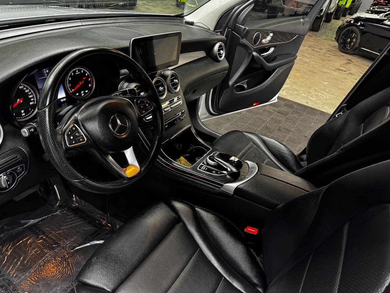 Used 2016 Mercedes-Benz GLC 300 image 31