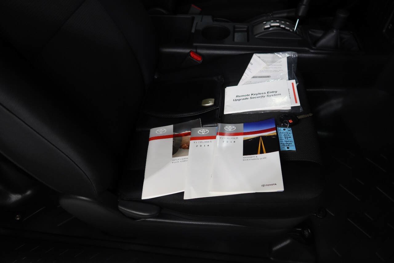 Used 2014 Toyota FJ Cruiser 4WD w/ Convenience Package image 30