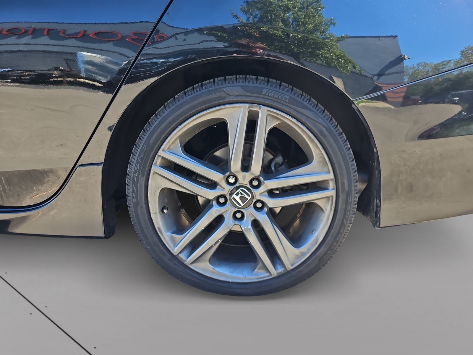 Used 2017 Honda Accord Sport image 14