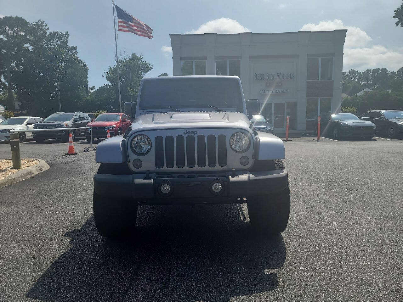 Used 2015 Jeep Wrangler Unlimited Sahara AWD/4WD image 2