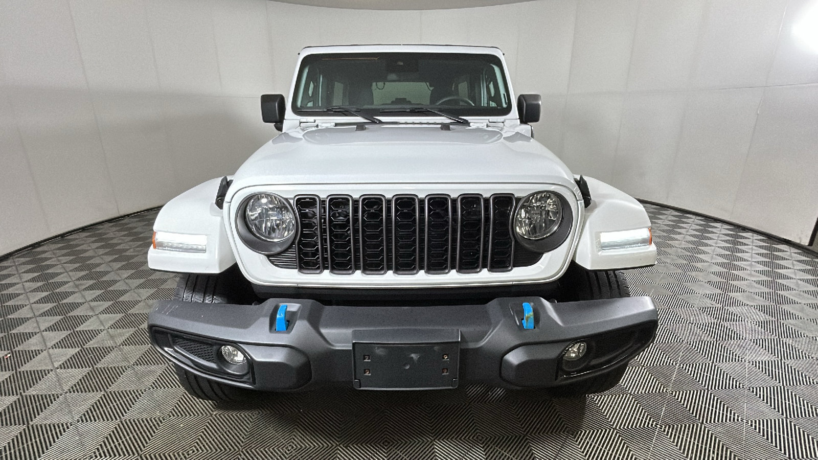 Used 2024 Jeep Wrangler Unlimited AWD/4WD image 9