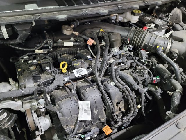 Used 2021 Ford Edge Titanium image 34