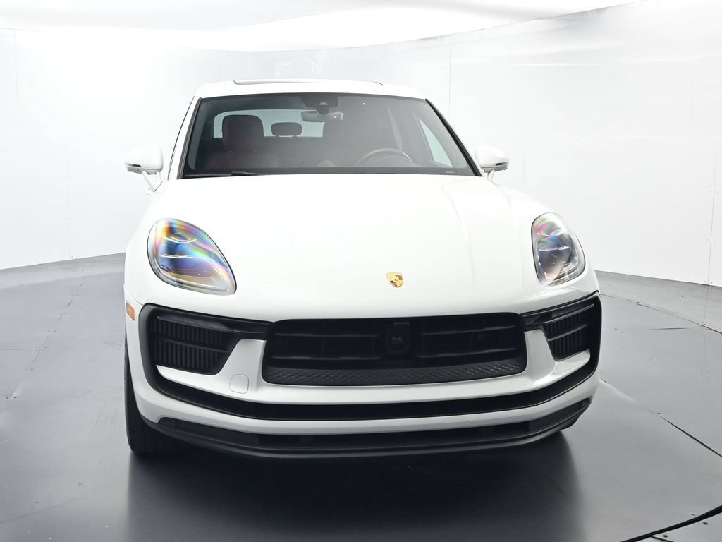 Certified 2024 Porsche Macan S AWD/4WD image 18