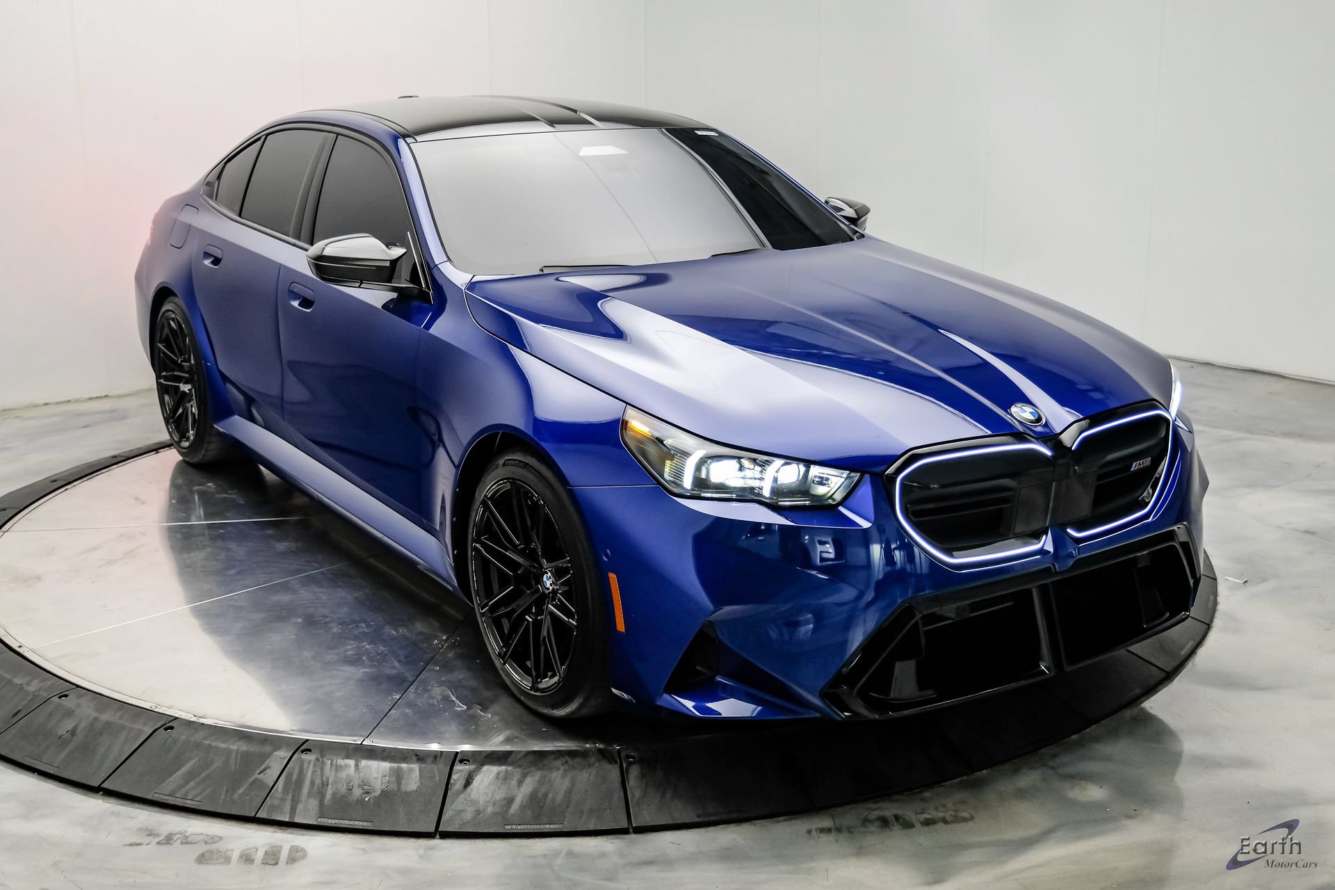 Used 2025 BMW M5 w/ Carbon Package AWD/4WD image 24