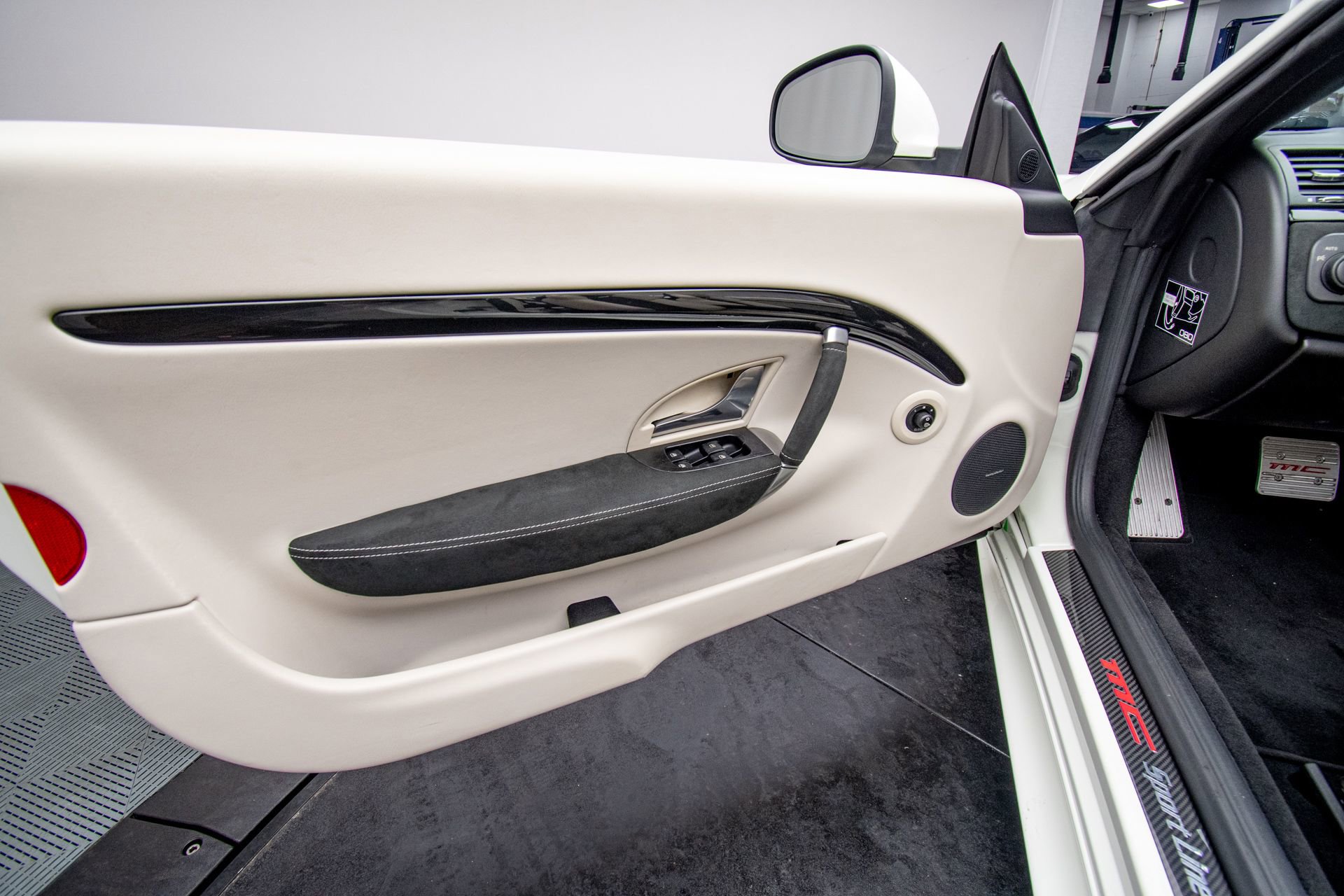 Used 2018 Maserati GranTurismo Sport image 27