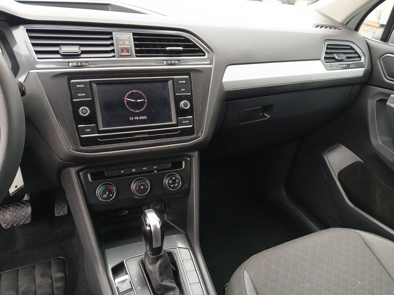 Used 2018 Volkswagen Tiguan S w/ 3rd Row Seat Package AWD/4WD image 23