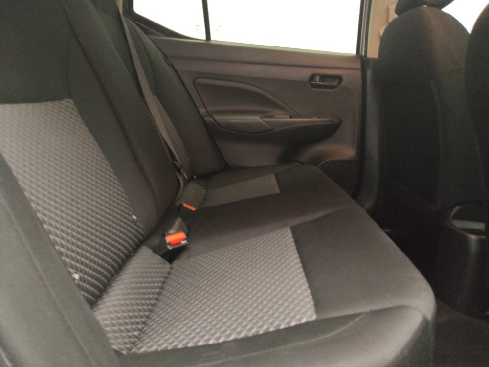 Used 2021 Nissan Versa S FWD image 19