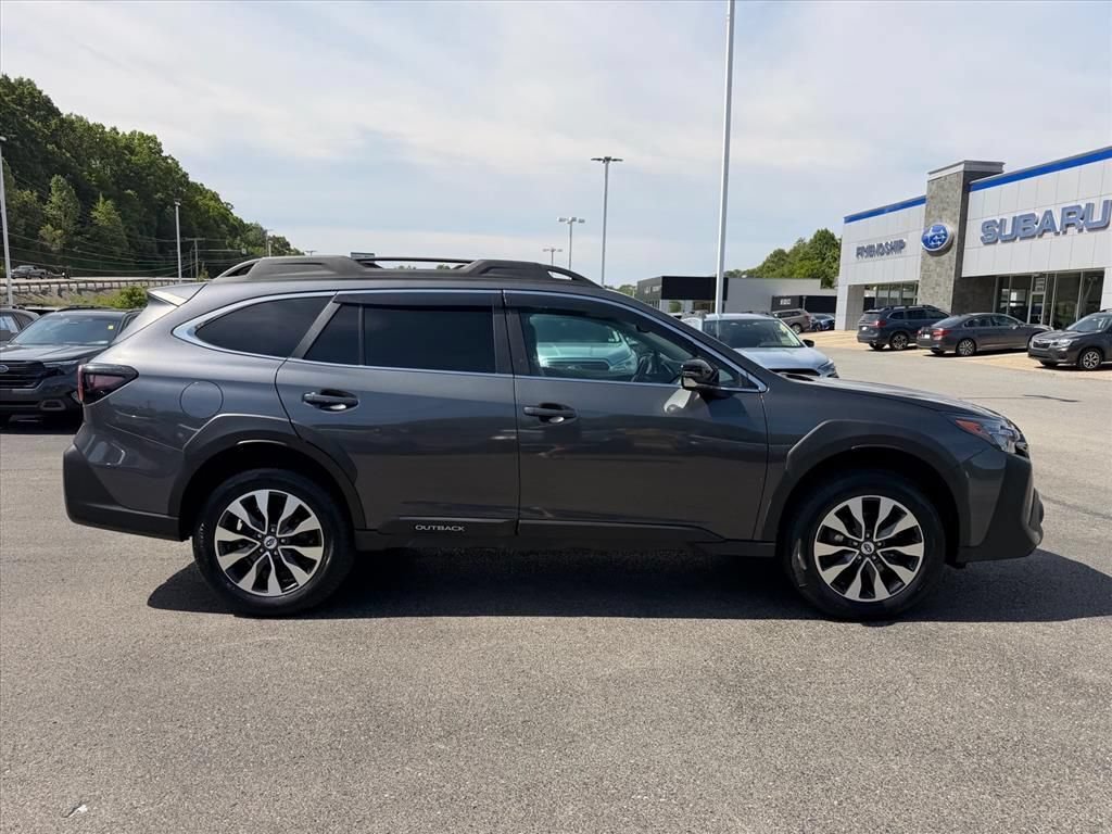 Used 2025 Subaru Outback Limited AWD/4WD image 14