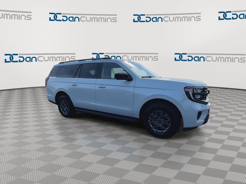 Used 2025 Ford Expedition Max Active AWD/4WD image 2