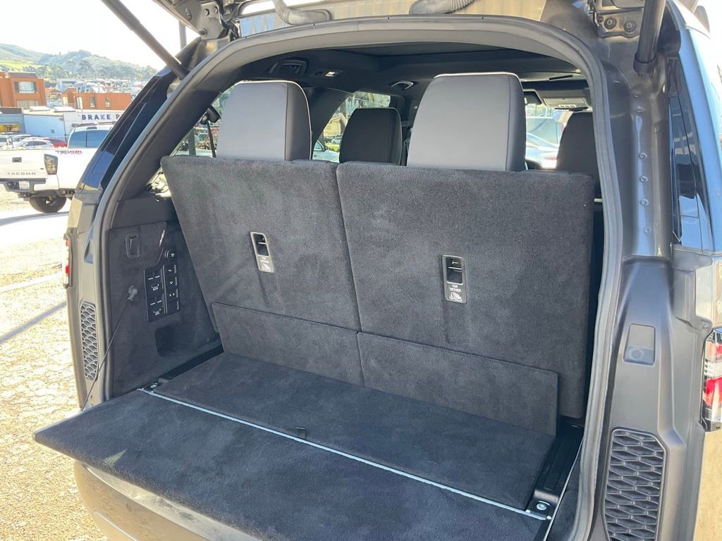 Used 2020 Land Rover Discovery HSE Luxury AWD/4WD image 8