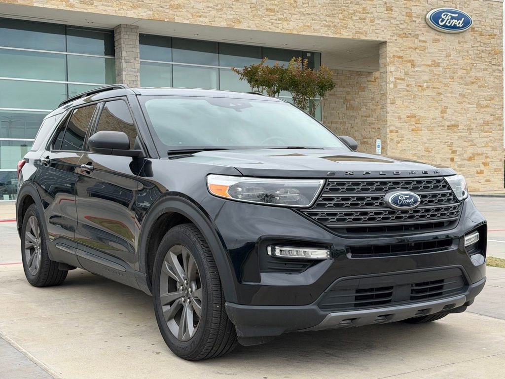 Used 2021 Ford Explorer XLT w/ Equipment Group 202A RWD image 19