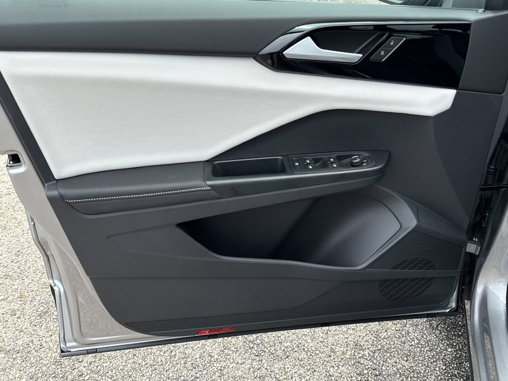 New 2026 Volkswagen Taos S FWD image 10