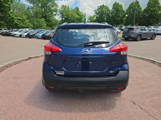 Used 2019 Nissan Kicks SV FWD image 4