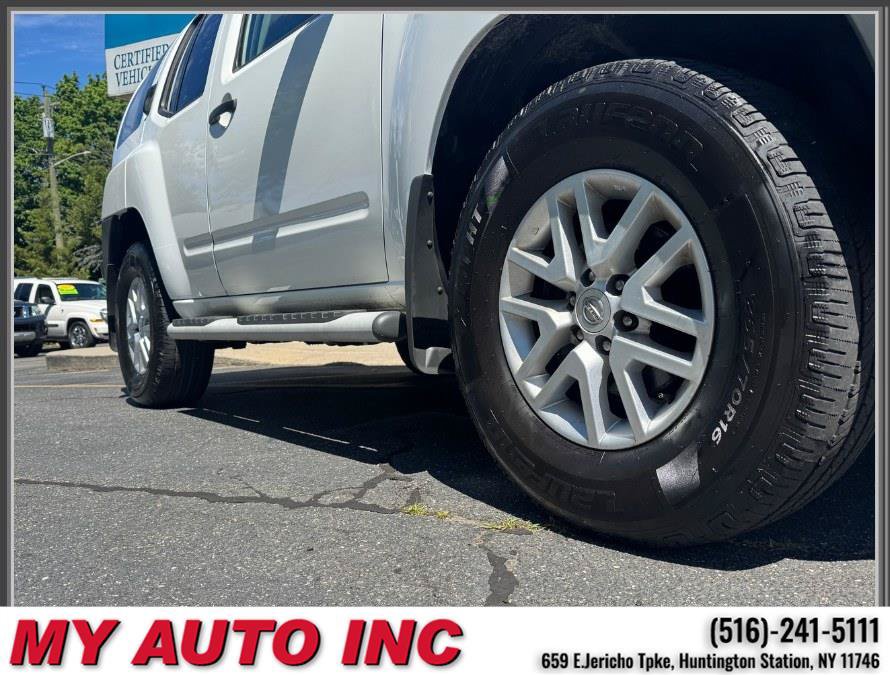 Used 2015 Nissan Xterra 4WD image 9