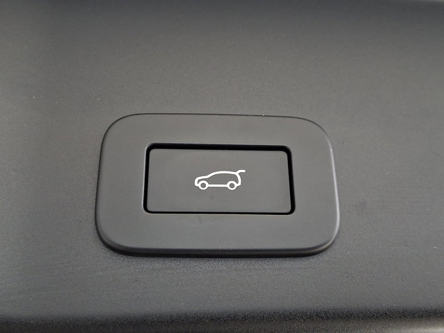 Used 2023 Land Rover Range Rover Evoque R-Dynamic SE AWD/4WD image 32