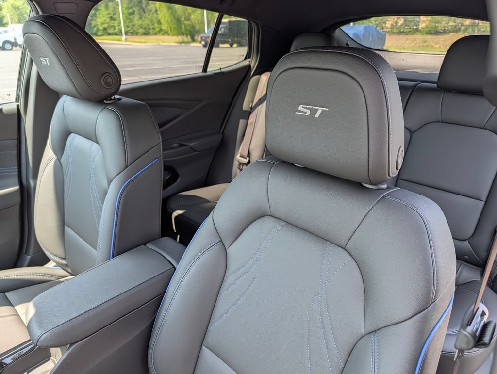 New 2026 Buick Envista Sport Touring w/ Convenience I Package FWD image 11