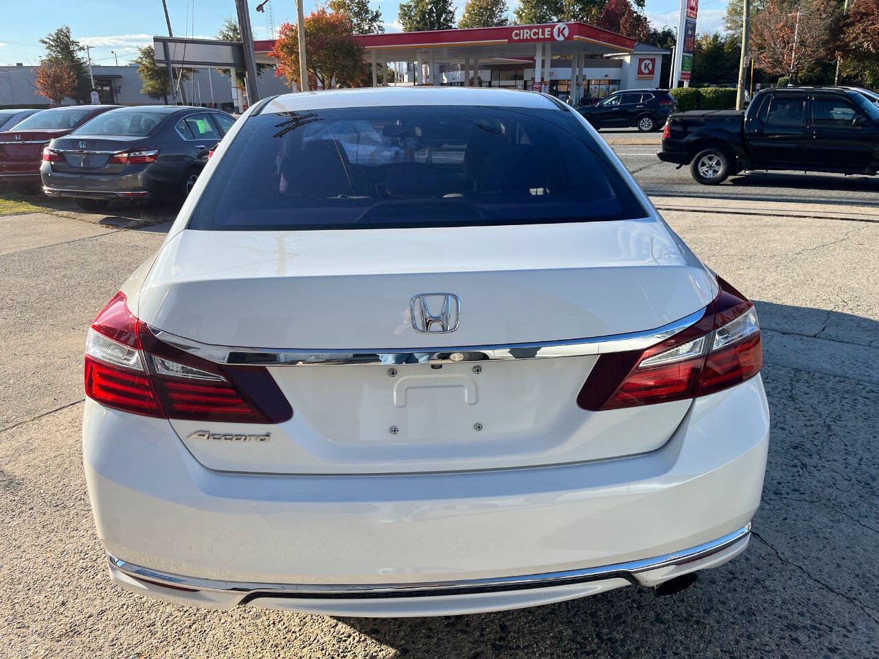 Used 2017 Honda Accord LX image 5