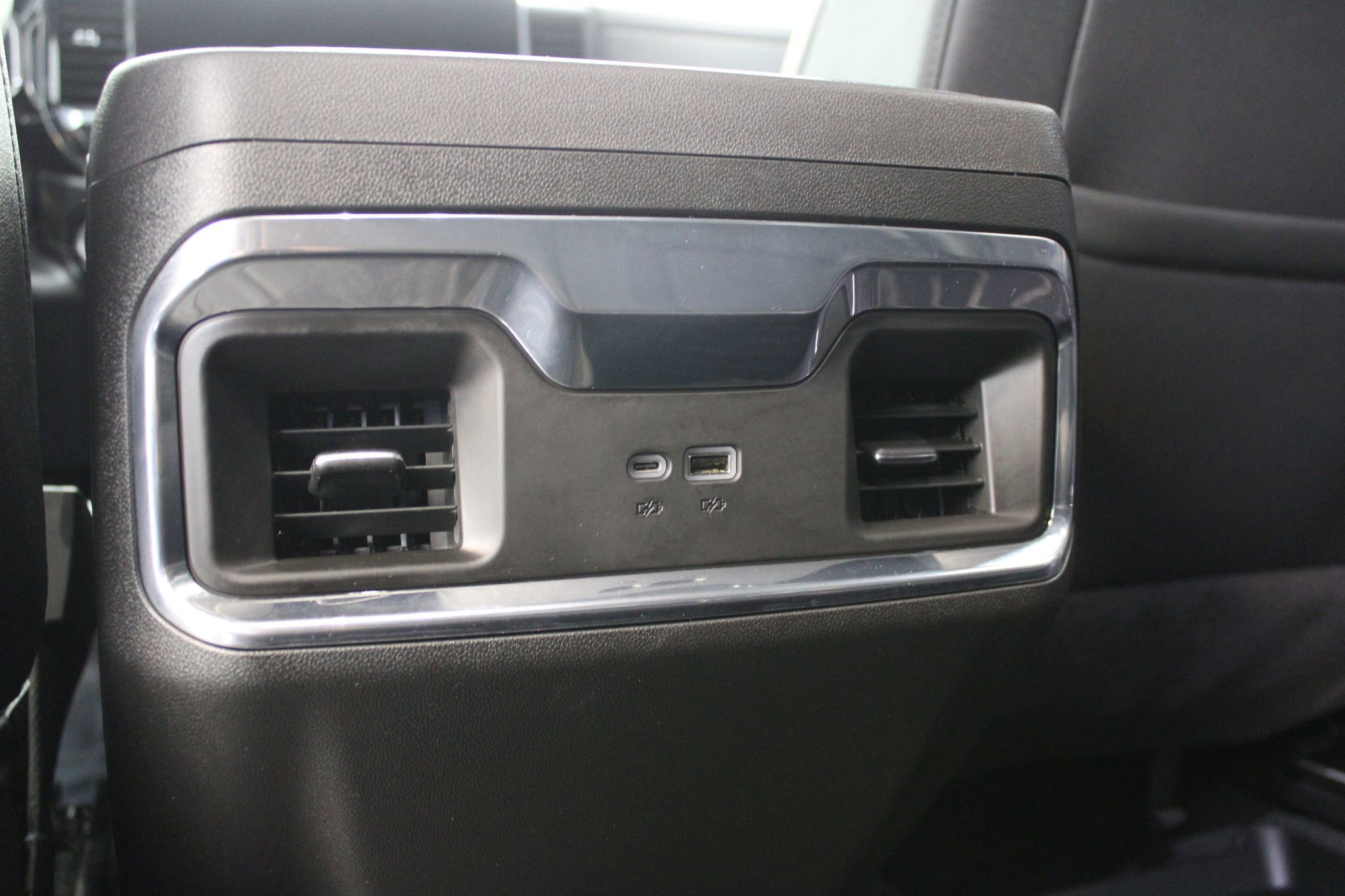 Used 2025 Chevrolet Silverado 1500 LTZ image 19