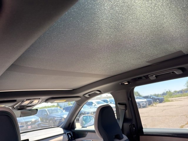 New 2026 Volvo XC90 B6 Plus w/ Protection Package Premier image 9