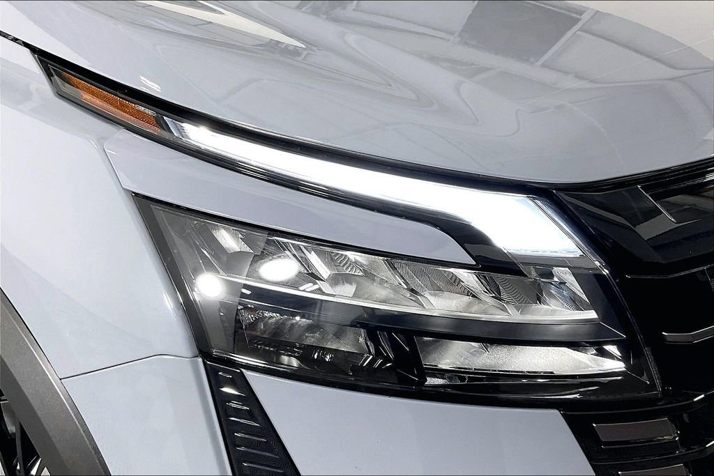 New 2026 Nissan Pathfinder Platinum w/ Cargo Package image 36