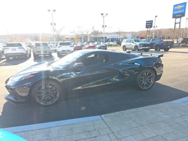 Used 2025 Chevrolet Corvette Stingray Preferred Cpe w/ Z51 Performance Package image 5