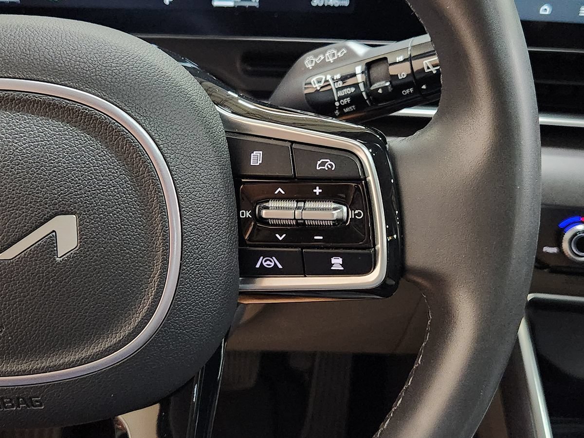 Used 2025 Kia Carnival SX FWD image 50