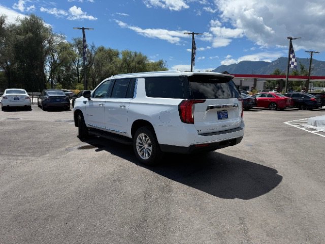 Used 2023 GMC Yukon XL SLT AWD/4WD image 17