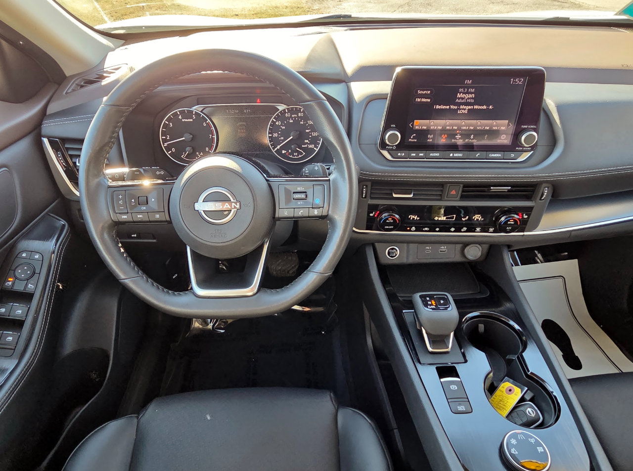 Used 2023 Nissan Rogue SV w/ SV Premium Package image 10