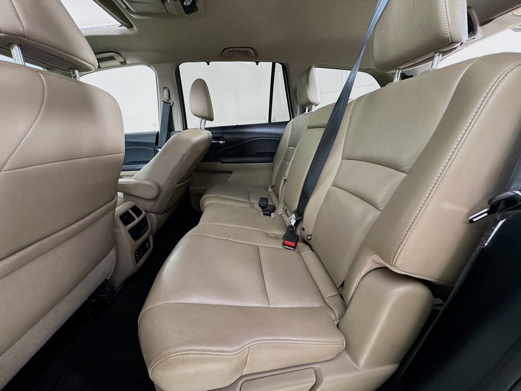 Used 2016 Honda Pilot Touring image 30