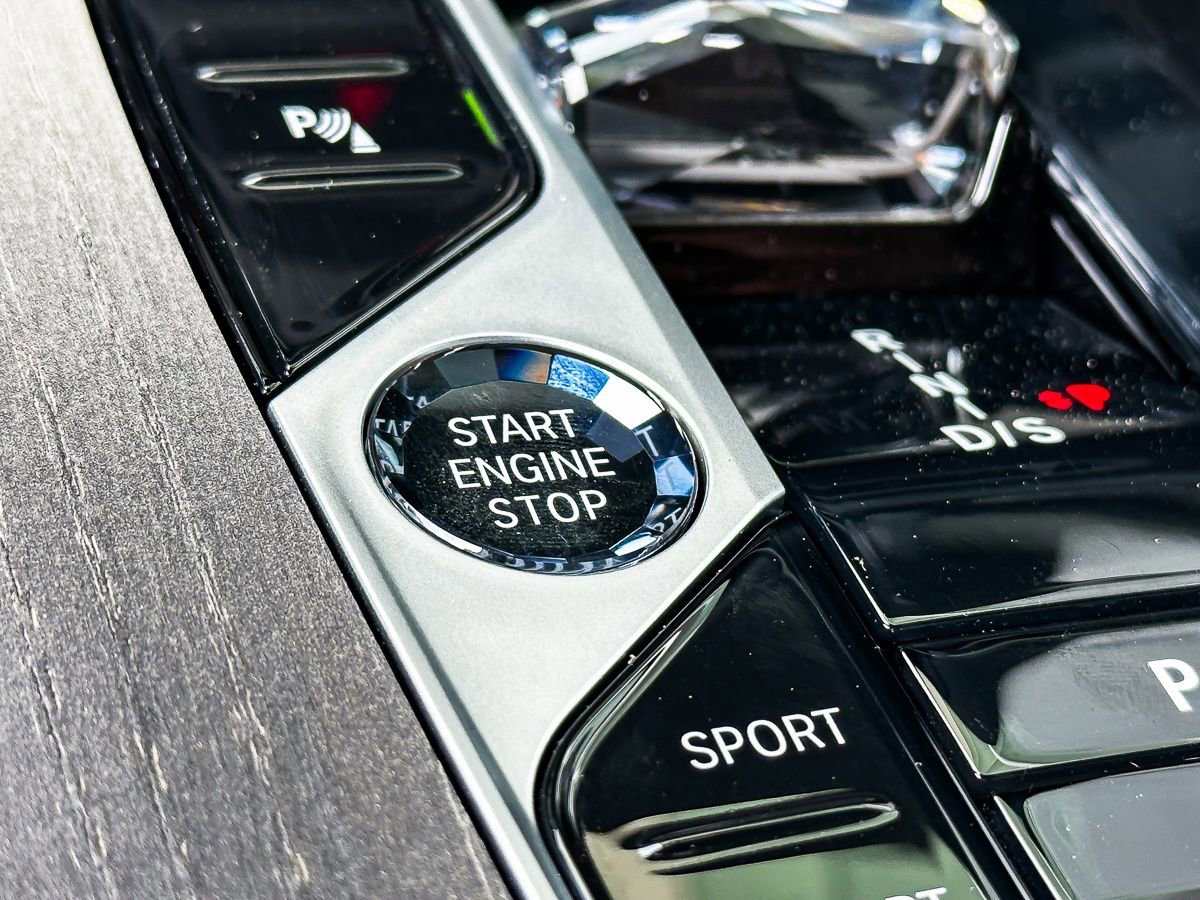 Certified 2024 BMW X7 xDrive40i w/ Executive Package image 22