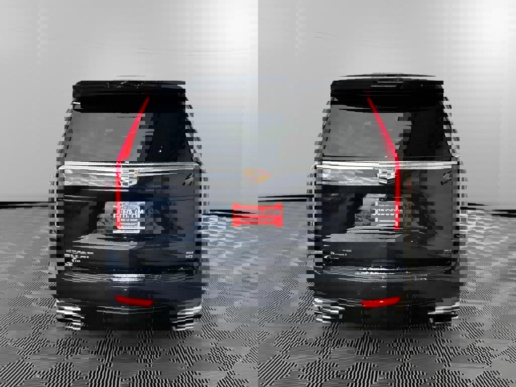 Used 2022 Cadillac Escalade Premium Luxury Platinum w/ Heavy-Duty Trailer Package image 5