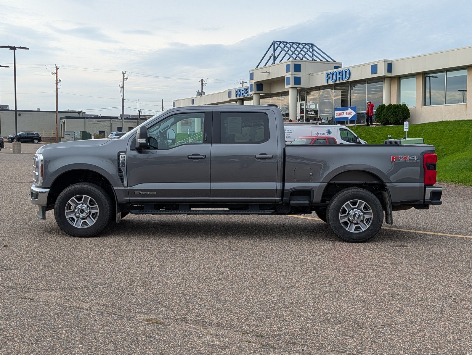 Used 2026 Ford F350 Lariat AWD/4WD image 2