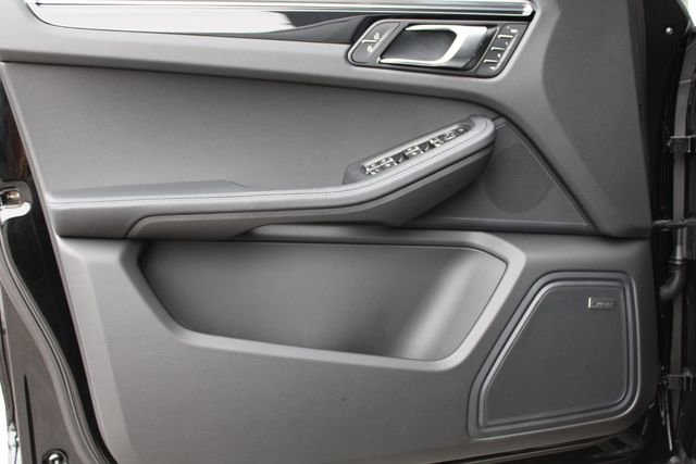 Certified 2026 Porsche Macan AWD/4WD image 14