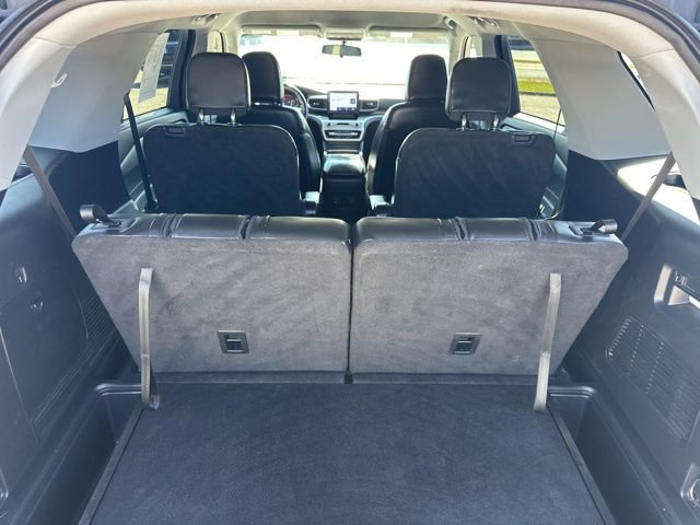 Used 2022 Ford Explorer XLT w/ Equipment Group 202A image 17