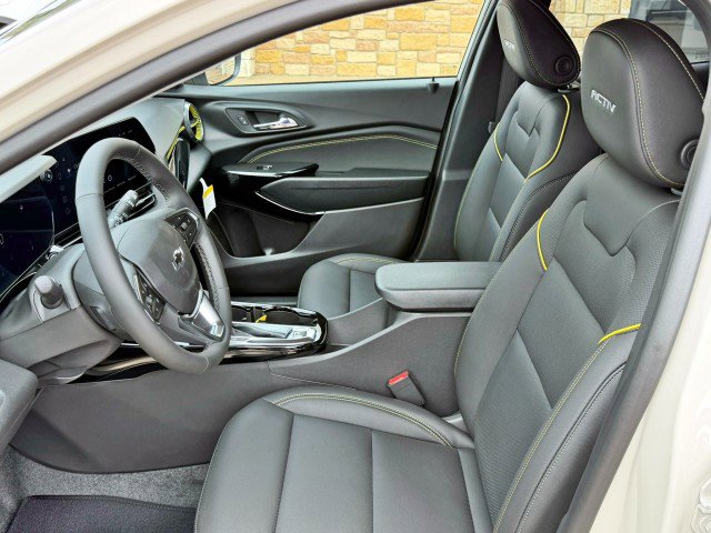 New 2026 Chevrolet Trax ACTIV w/ Driver Confidence Package FWD image 13