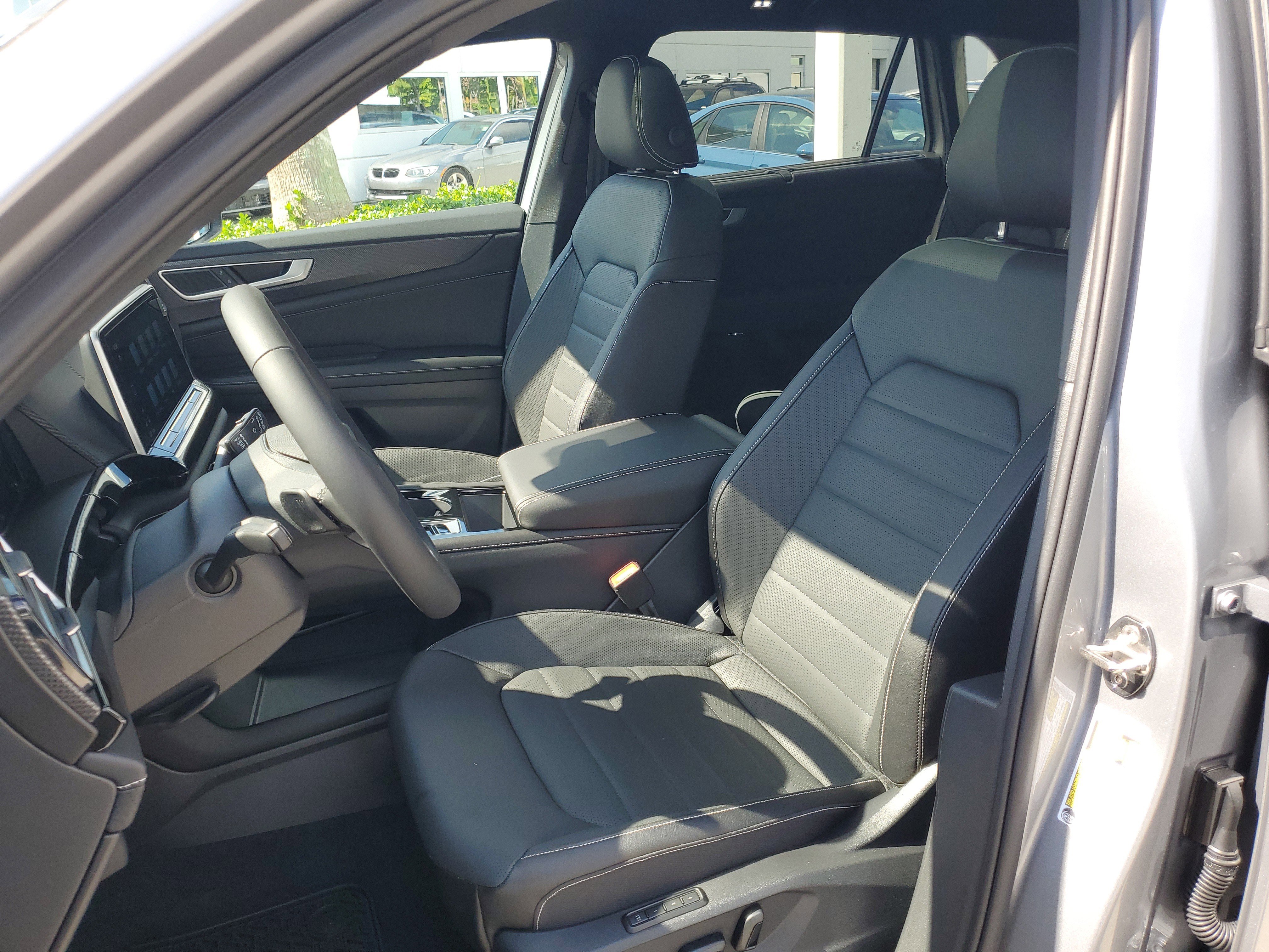 New 2026 Volkswagen Atlas Cross Sport SEL R-Line image 17