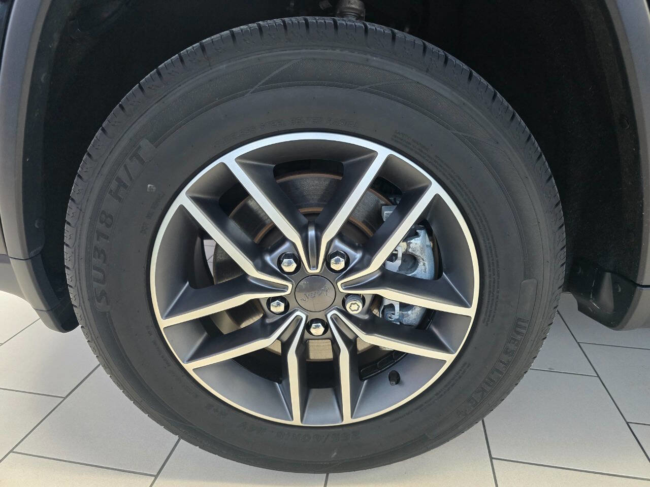 Used 2021 Jeep Grand Cherokee Limited AWD/4WD image 22
