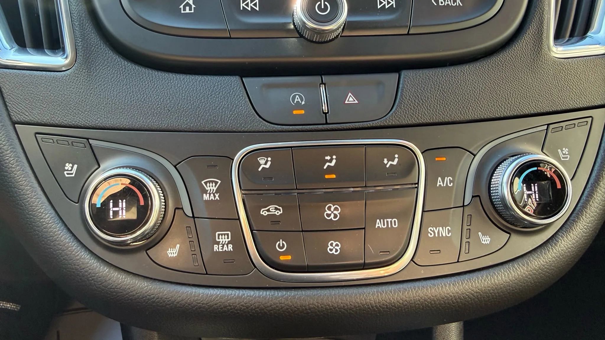 Used 2024 Chevrolet Malibu LT image 17