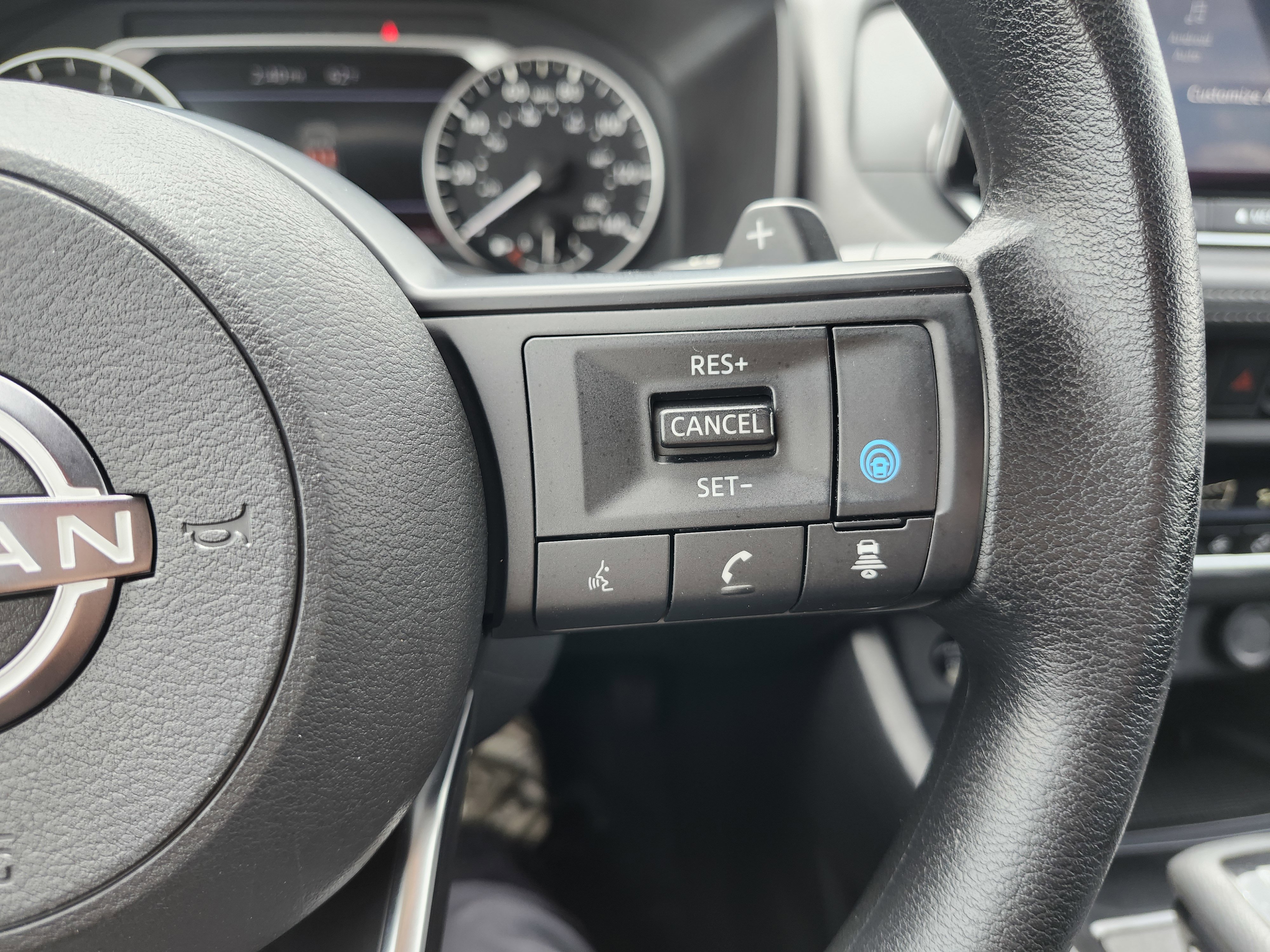 Used 2024 Nissan Rogue SV AWD/4WD image 35