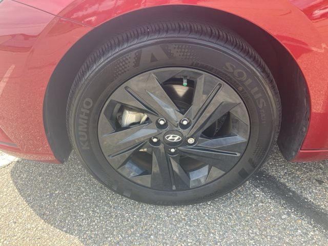 Used 2023 Hyundai Elantra SEL w/ Cargo Package FWD image 9