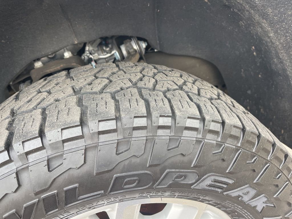 Used 2024 Chevrolet Silverado 2500 LT w/ Convenience Package image 36